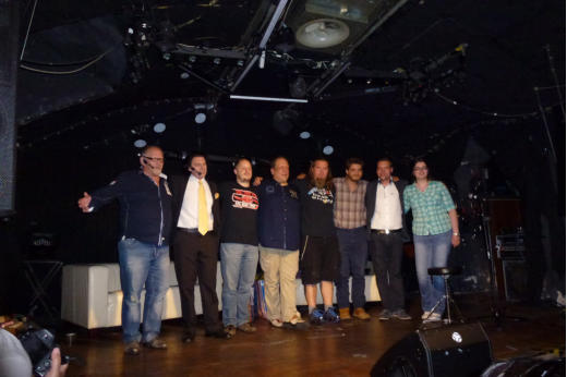 alle Künstler auf der Bühne