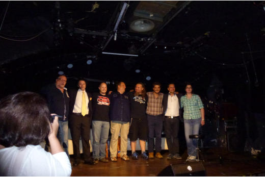 alle Künstler auf der Bühne