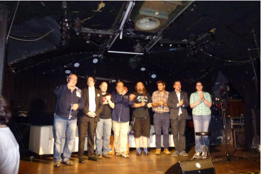 alle Künstler auf der Bühne